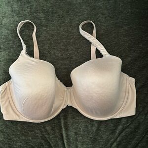 Victoria Secrets Lined Full Coverage 40 DDD